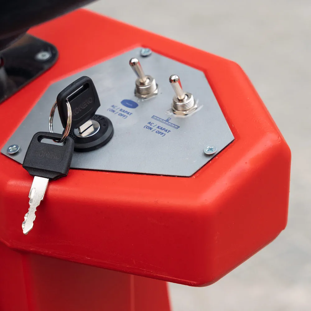 Sürücülü Zemin Yıkama Makinası Dass Orient SC 80