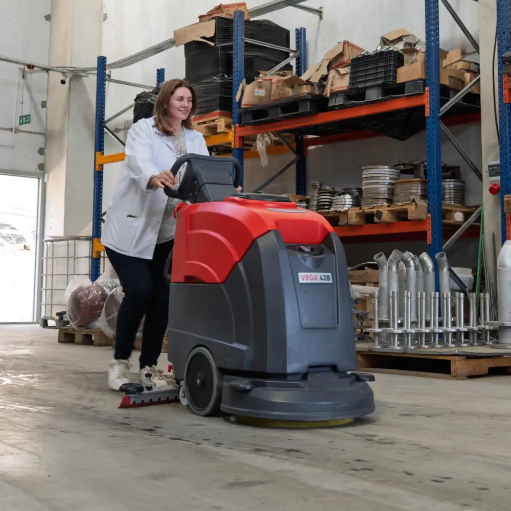 Akülü Zemin Temizleme Makinası Dass Vega 42B